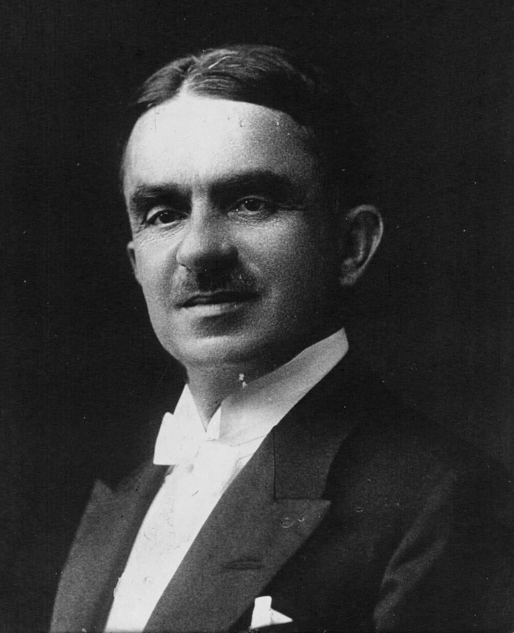 NAMIR LAPARDHAJA/ Iliaz Vrioni – Firmëtari i Pavarësisë që u flak në Osum