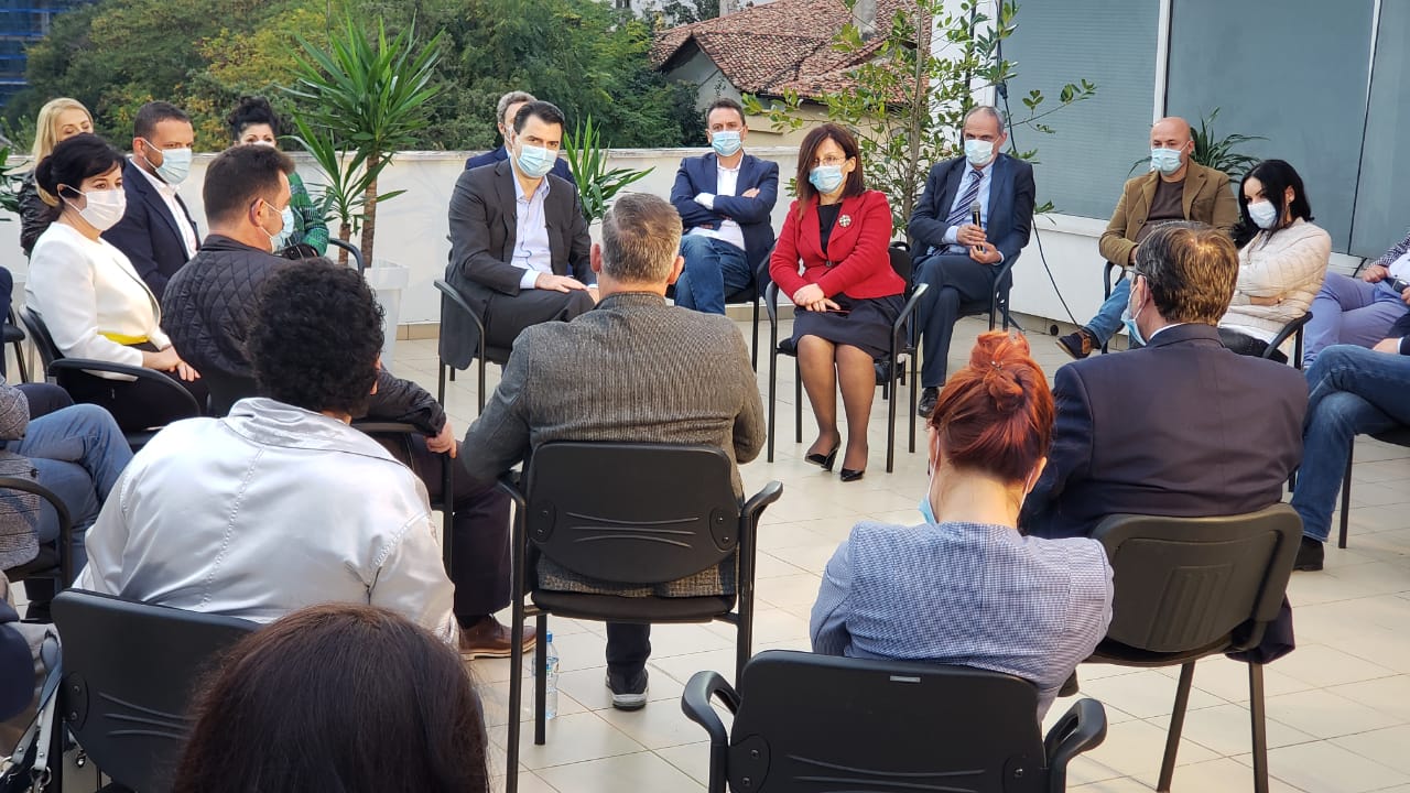 Basha: Mjeket e familjes duhet te marrin bonusin e premtuar