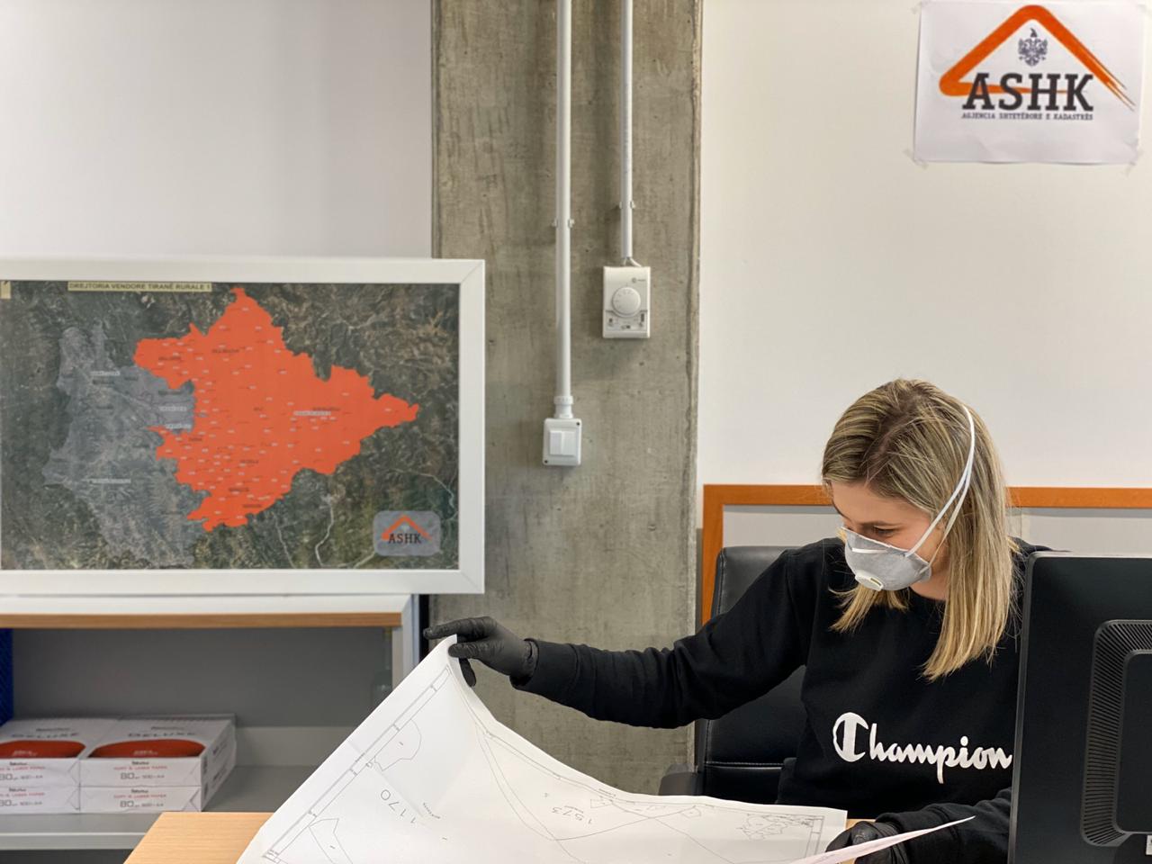 Mbyllet Kadastra e Tiranës për shkak të infeksioneve me covid