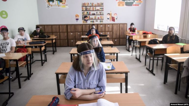 Ministrja e Arsimit, Kushi: 3 skenarët për arsimin parauniversitar