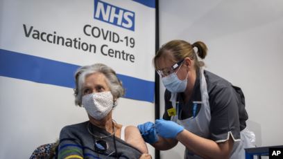 Britani: Vaksina Pfizer shkakton reaksion tek njerëzit me këto sëmundje