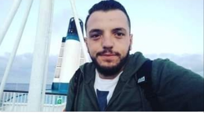 Gjendet i vdekur në rrugë 21 vjeçari