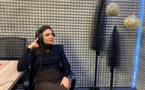 Elisa Spiropali moderon krahasimet për Ramën, tani nuk e thërret Skenderbe. Ka një percaktim edhe për Metën