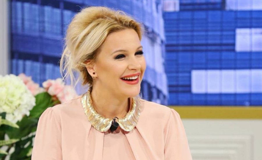 Rudina Magjistari, mashtruesit hapin  llogari false dhe ‘japin para’