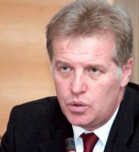 Genc Pollo: Ed Ramës nuk i paska dalë inati, Gabriel e sulmoi për shembjen e teatrit