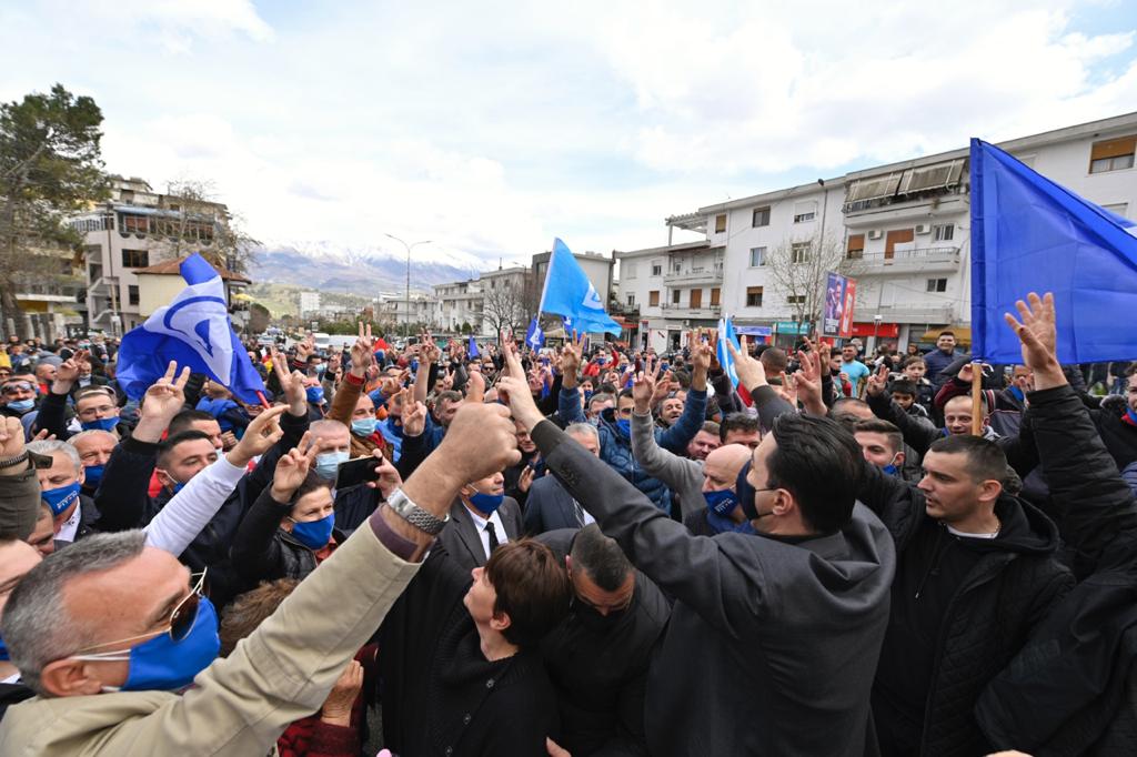 Basha pritet me thirrjet ‘Rama ik’ në Gjirokastër