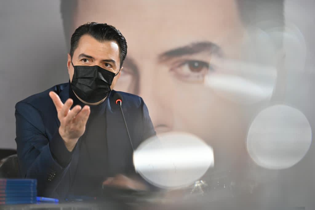 Flutura Acka: Libri i Bashës, një traktat për Shqipërinë sot. Duhet ta lexoje çdo shqiptar