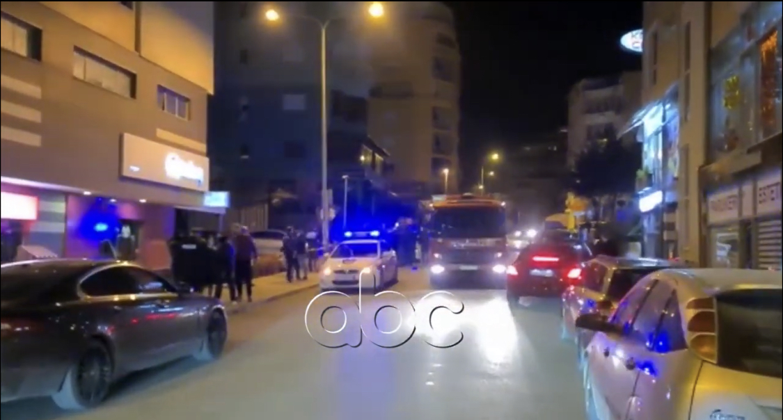 Makina e prokurorit, prej dy vitesh parkohej në të njëjtin vend ku shpërtheu