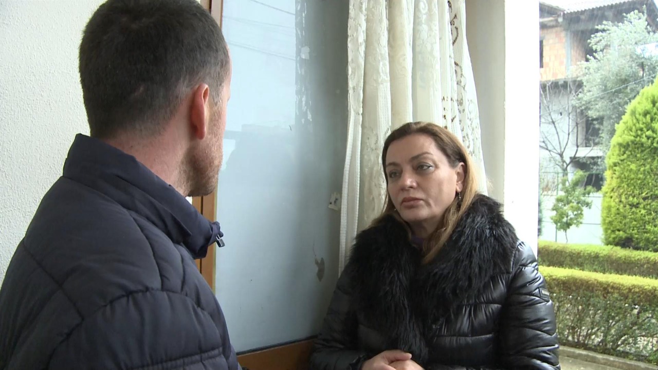 “Qeveria dhe bashkia na ka braktisur ”, Albana Vokshi me kryefamiljarin e papunë