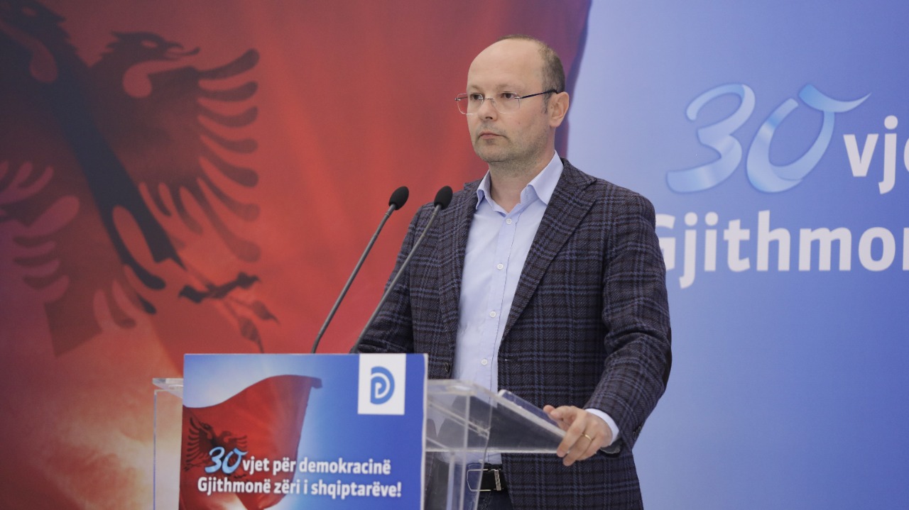 “Rama, mijëra votues të importuar  në Tiranë, tentativë për vjedhjen e zgjeshjeve”