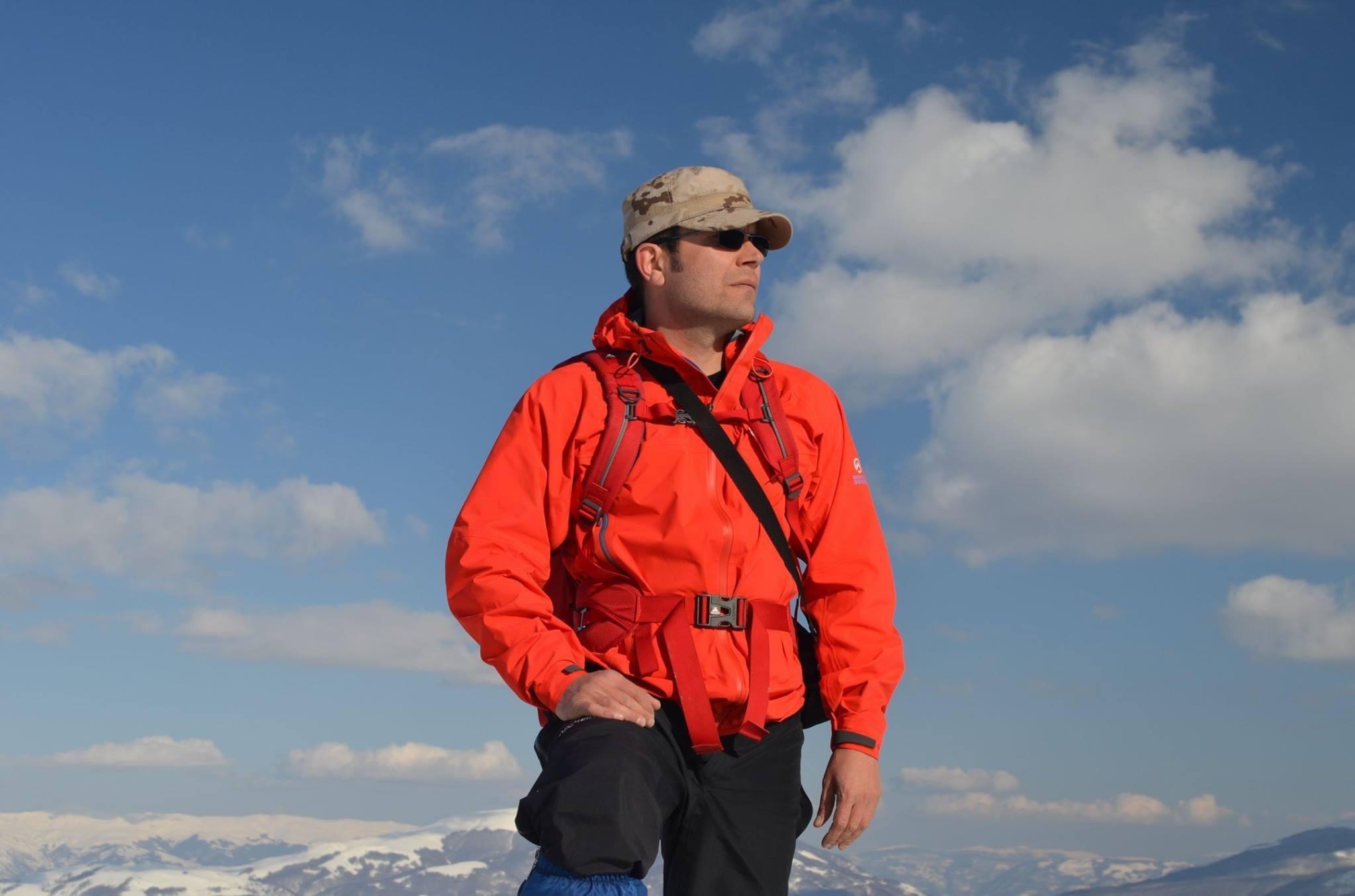 Ermal Hasimja i kthehet Bozos: I zure shtëpinë inxhinierit të pushkatuar për 50 vjet