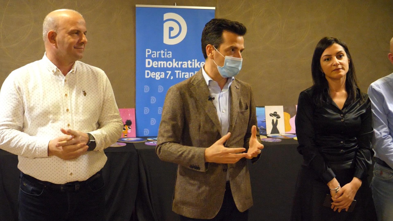 Shehaj me vajzat në nevojë: Na duhen qeveritarë që punojnë për njerëzit dhe jo për vete