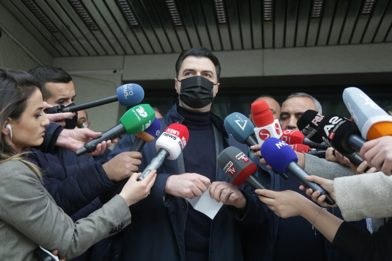 Basha paralajmëron pushtetin nga zyrat e dhunuara të FRD: Shteti i gjithi në funksion të Ndraghetës