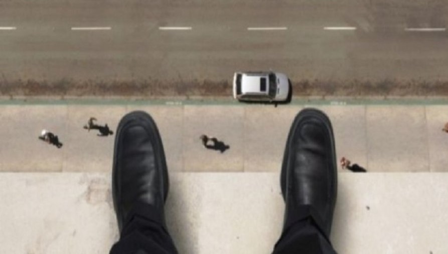 I riu hidhet nga lartësia, humb jetën 30 vjeçari