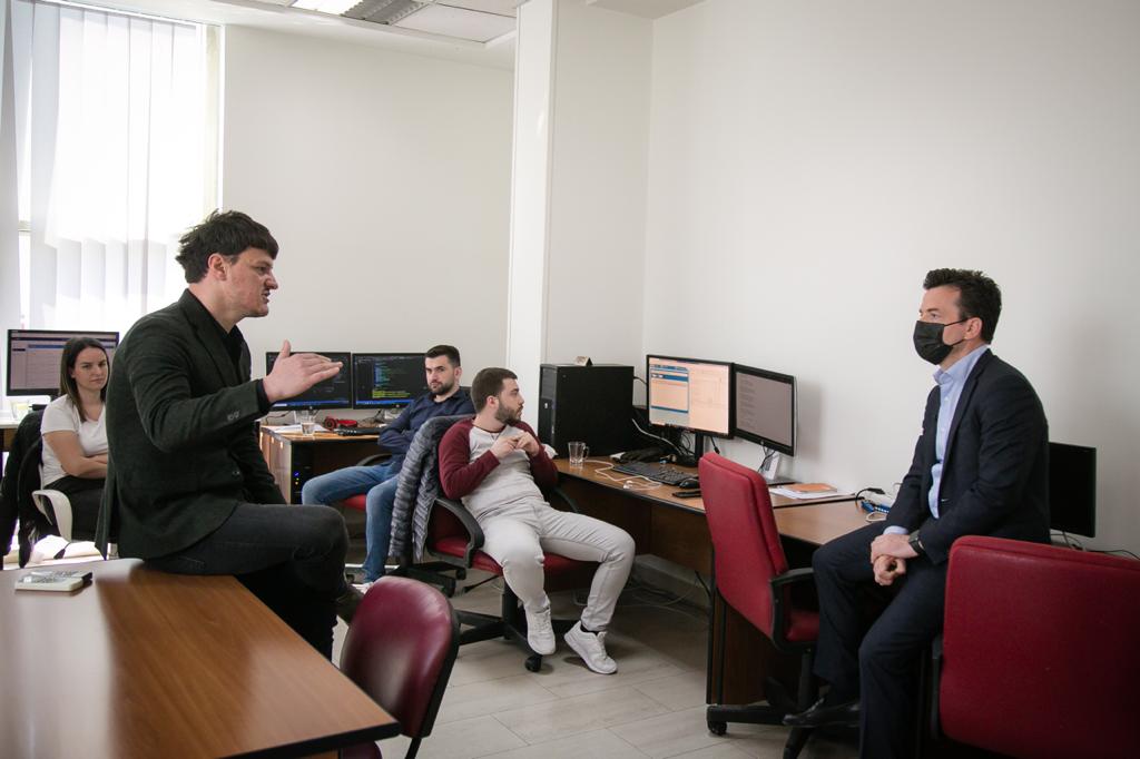 Agron Shehaj: Nese duhet të zhvillojmë ekonominë duhet të investojmë në teknologji