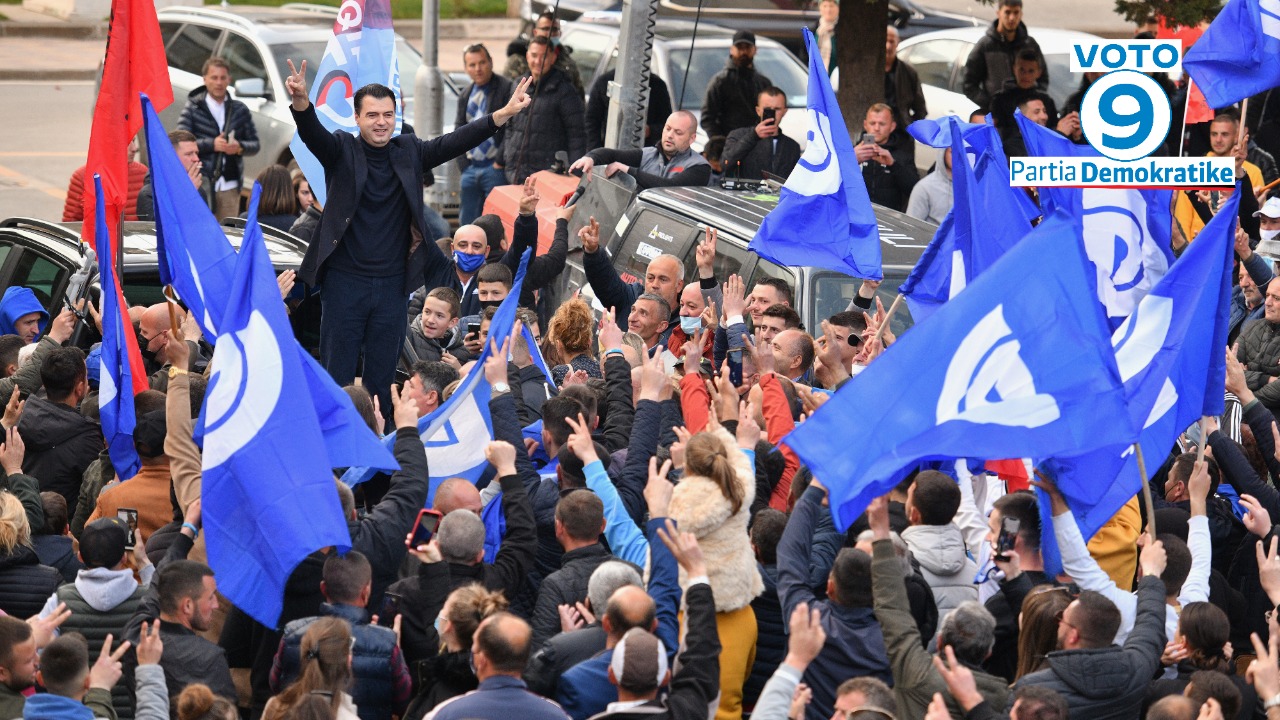 PRRENJAS/ Cila është përgjigja juaj? Qytetarët shpërthejnë në thirrje: Rama ik!