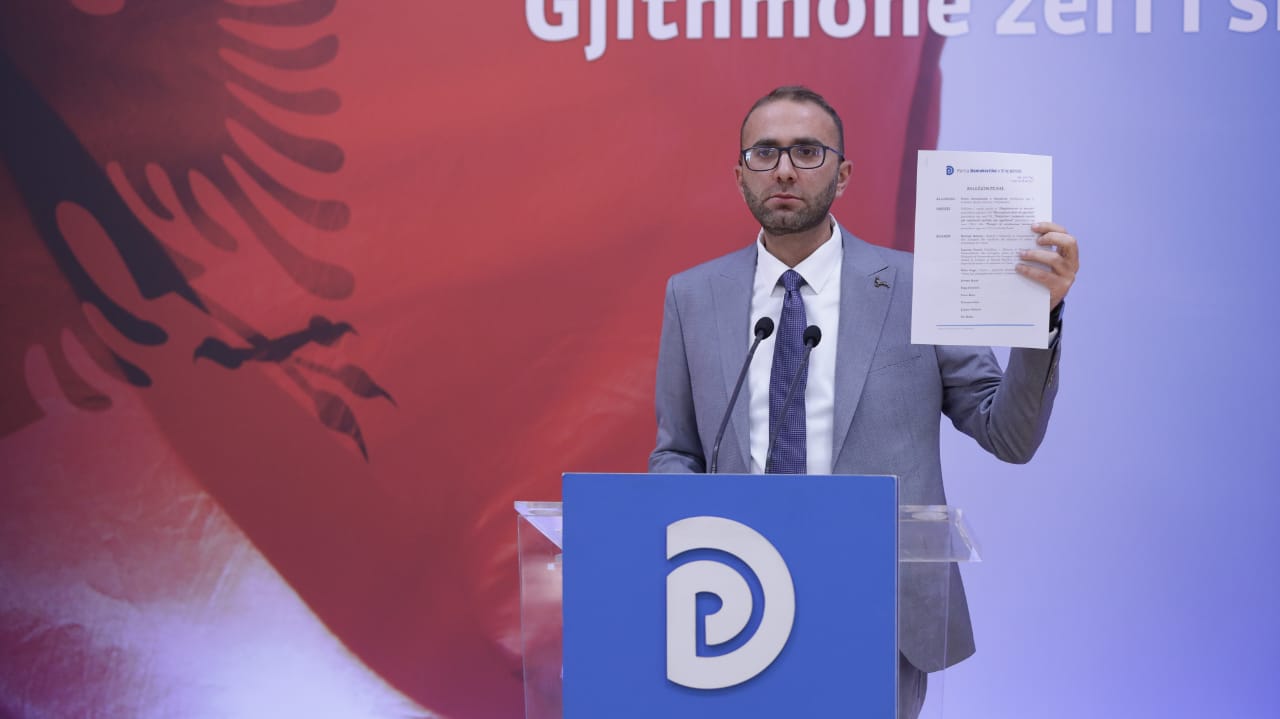 VIDEO/ Zbardhet biseda telefonike Rama – Balluku. Si u përdorën legalizimet për të mbledhur vota për PS