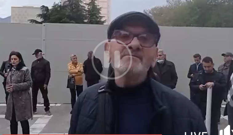 Aleanca për Mbrojtjen e Teatrit, aktori Medi Malkaj: Shqiptarë frisni frikën nesër!