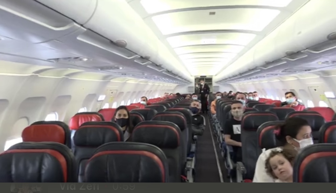 Rama niset për Kukës me avionin treçereku bosh që erdhi nga Londra