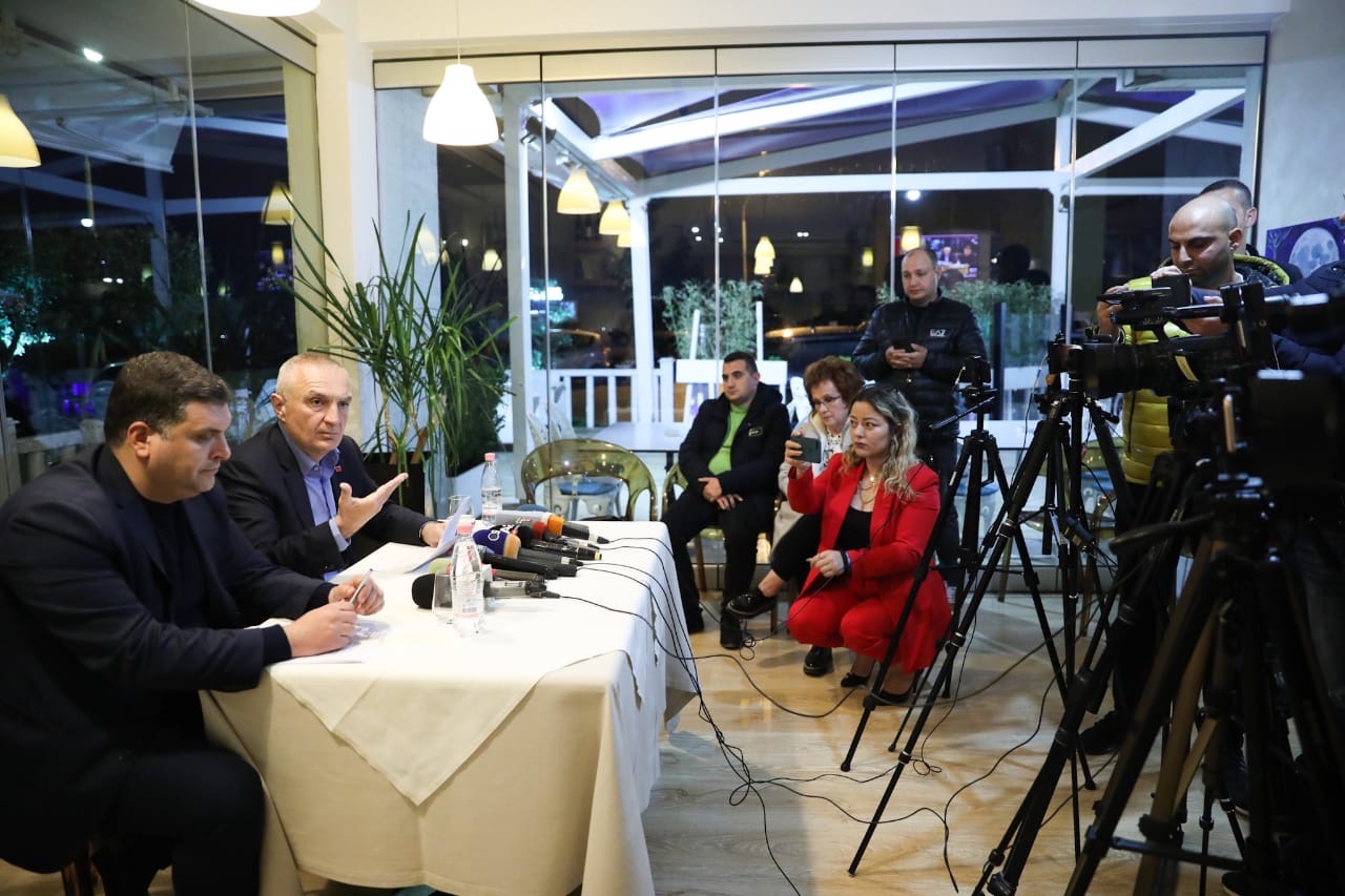 Meta u bë thirrje kontrollorëve të kthehen në punë