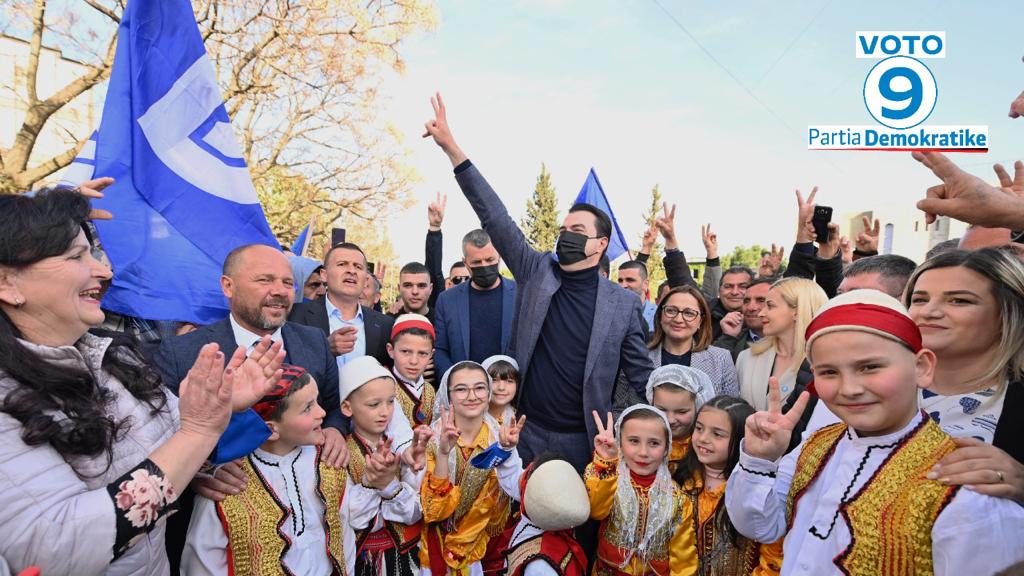 Basha në Burrel dhe Klos: “8 vitet më të gjata për familjet shqiptare. Etja juaj për ndryshim më emocionon”