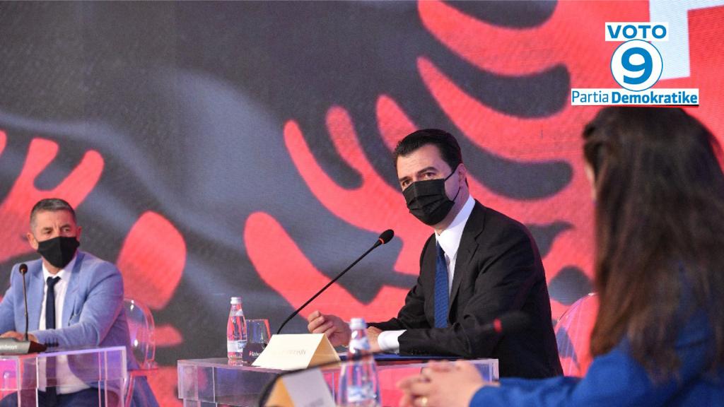 Punësojnë 52% të sektorit privat, Basha nënshkruan marrëveshje me Shoqatën Kombëtare të Biznesit të Vogël dhe të Mesëm