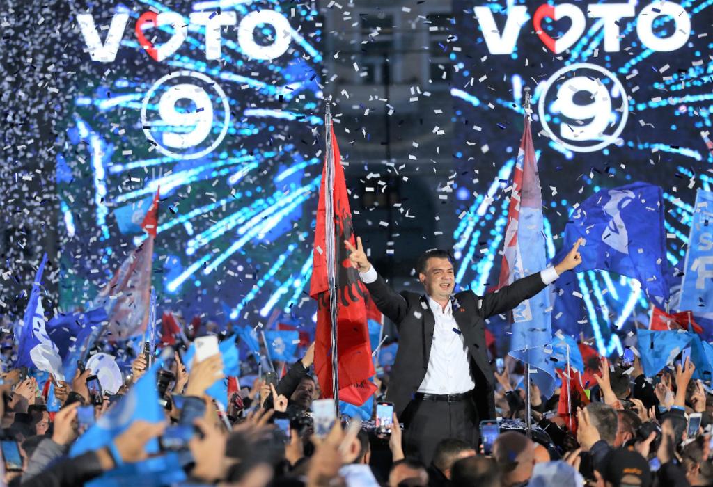 FOTO/ Basha falenderon shqiptarët: Një mbështetje e jashtëzakonshme drejt fitores më të madhe