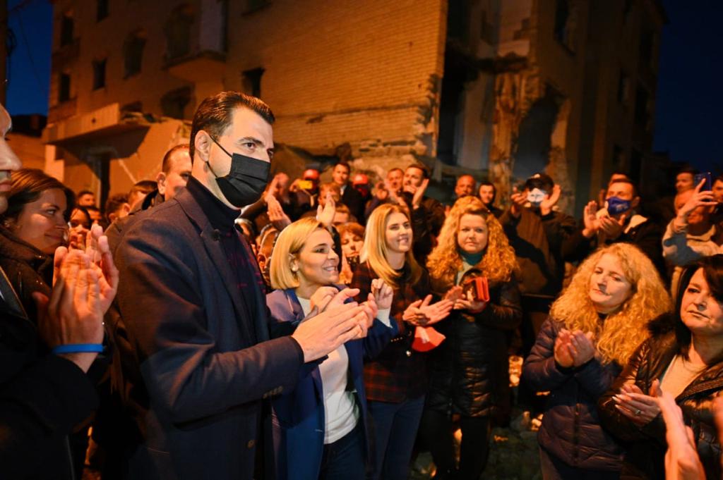 Basha dhe Kryemadhi bëhen bashkë në Kombinat, ja pse u bashkuan pas tri javësh fushatë