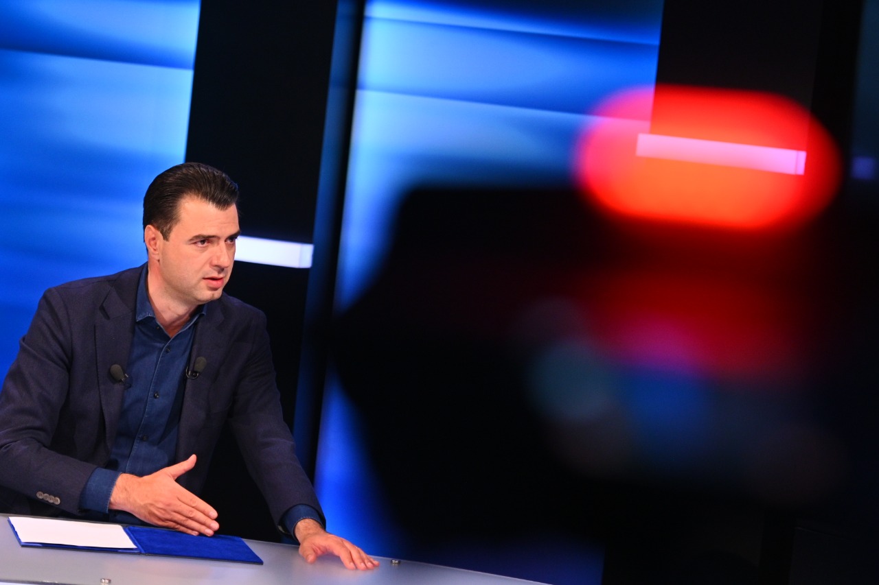 Basha tregon ku gjen paratë pasi ul taksat