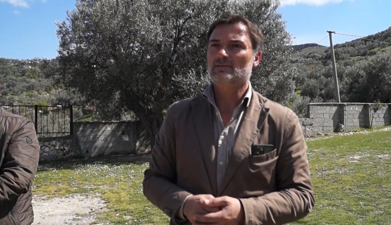 Alibeaj në zonat e izoluara në Patos: Me qeverinë e PD do të investohet për Infrastrukturë moderne në fshat dhe qytet