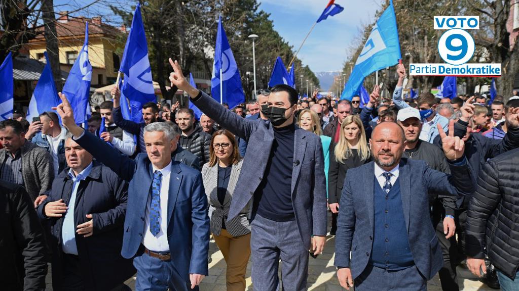 Mes ovacionesh dhe një turme të madhe njerëzish, Basha në Dibër: Rama, një pakicë absolute me orë të numëruara