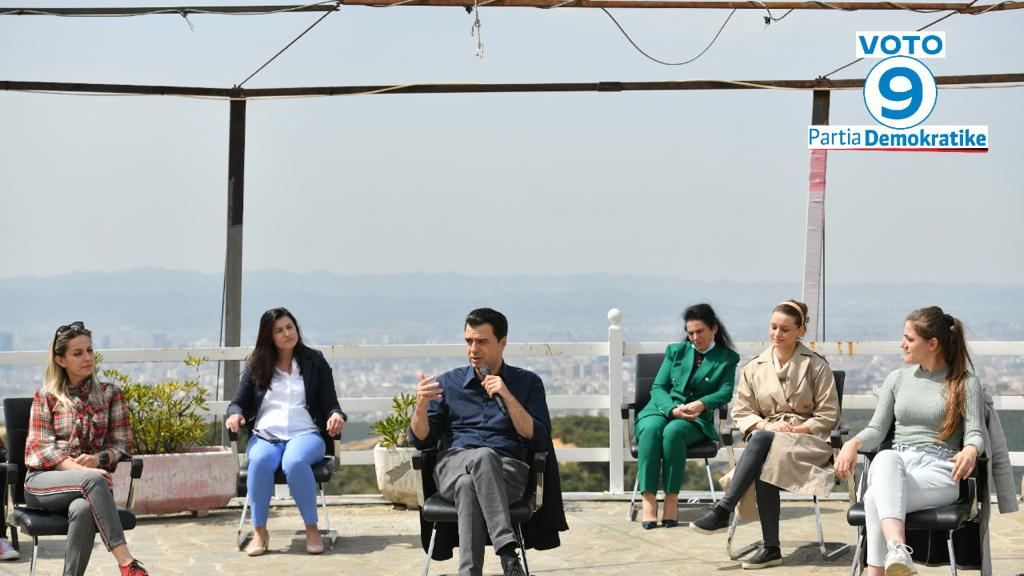 Shkollat me drekë dhe mësim të zgjatur, Basha takim gratë në Dajt: Hera e parë që një parti politike ka në qendër familjen