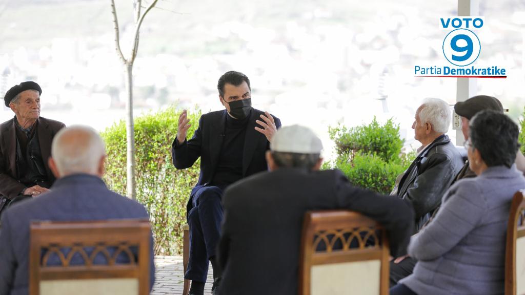 Energji më të lirë, ilaçe të rimbursuara dhe pensione të rritura, Basha me pensionistët në Librazhd