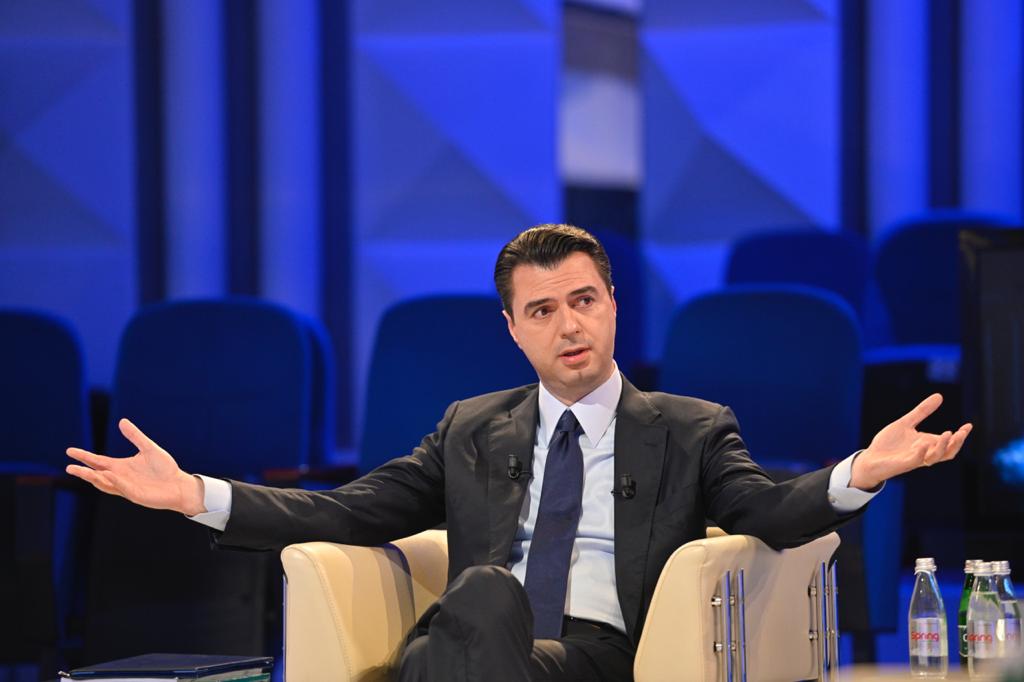 Basha: Për herë të parë kemi një njeri të vetëm edhe në shtëpinë e tij politike përballë një shumice absolute të shqiptarëve