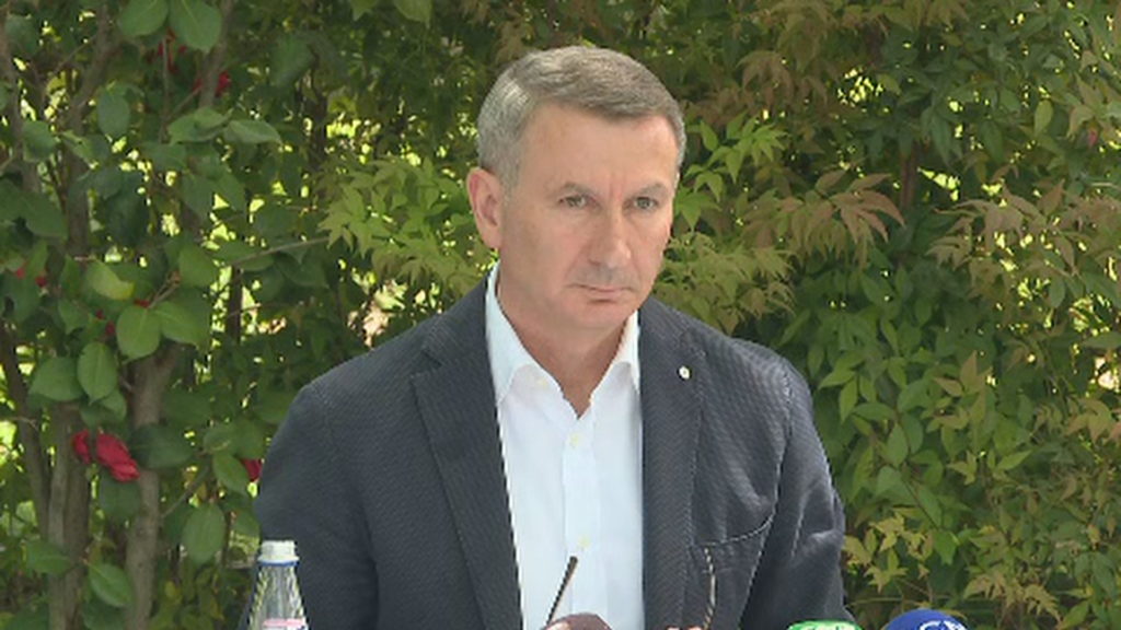 Kadilli sulmon zgjedhjet si të manipuluara, por këmbëngul në dorëheqjen e Bashës