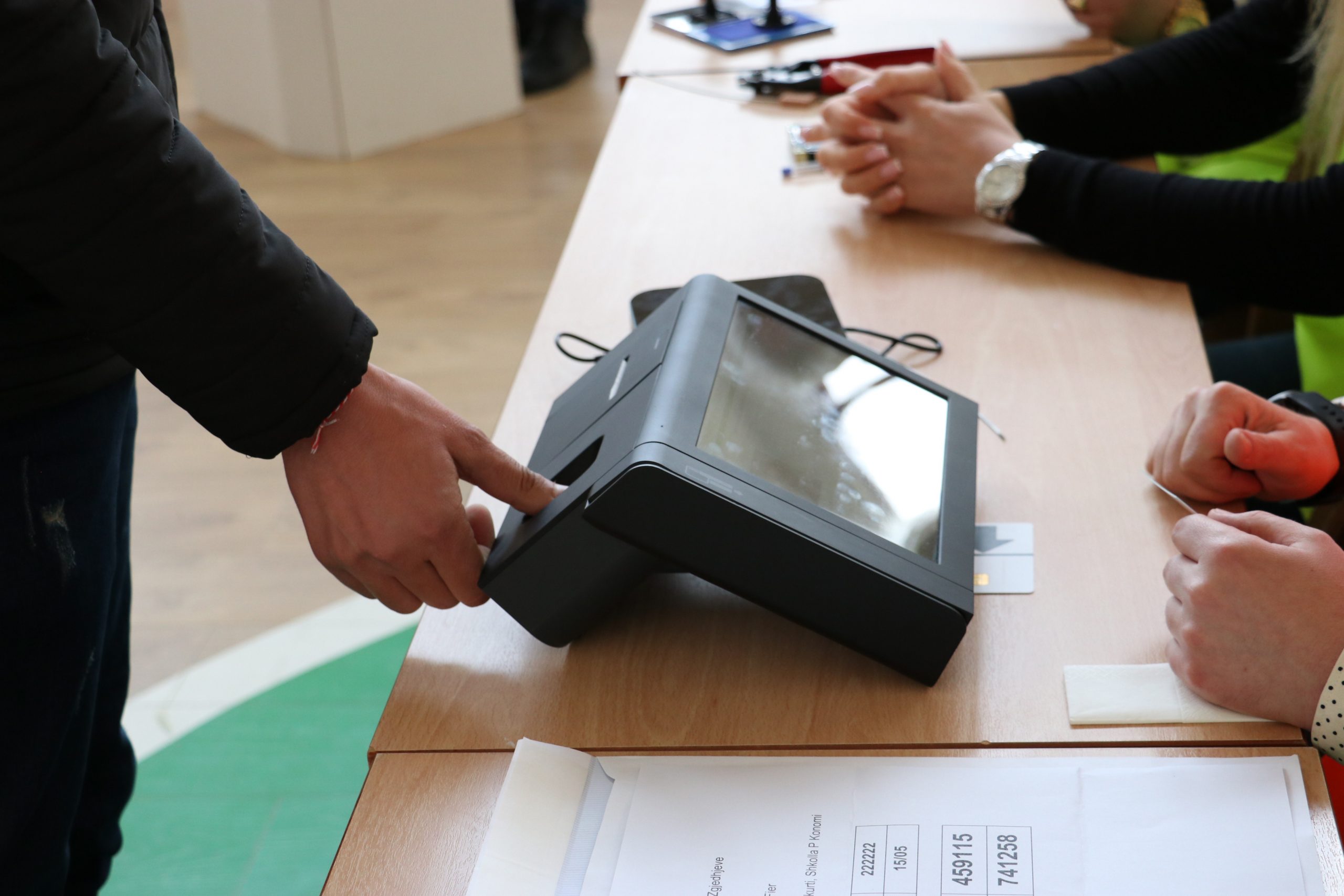 Identifikimi elektronik, pajisja që garanton votim të sigurt