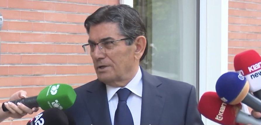 Jemin Gjana shpjegon disa procedura: A e detyron statuti Bashën të japë dorëheqje?