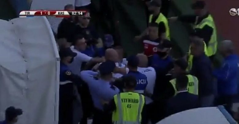 Sherr me grushta e shqelma gjatë ndeshjes Tirana-Kastrioti