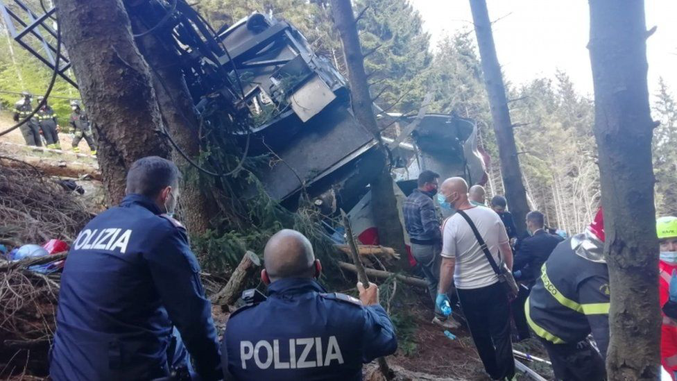 Tragjike në Itali, bie teleferiku me 15 persona në 1500 metra lartësi