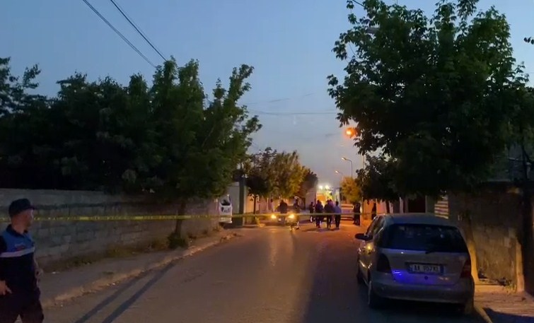 EMRI/ Mësohet emri i viktimës në Elbasan, e shoqja në spital