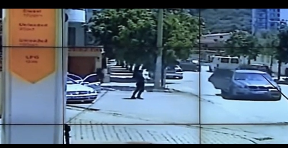 VIDEO/ Del video e masakrimit të biznesmenit në Vlorë, dy persona shkrehin automatikët mbi të