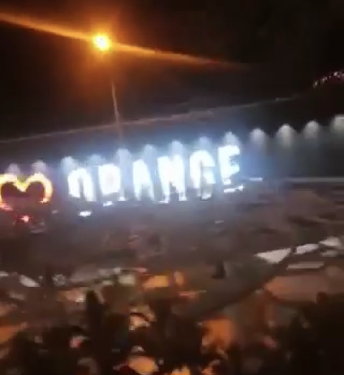 VIDEO EKSLUZIVE/ Momenti i përleshjes me armë para lokalit Orange në Sarandë ku u plagos biznesmeni