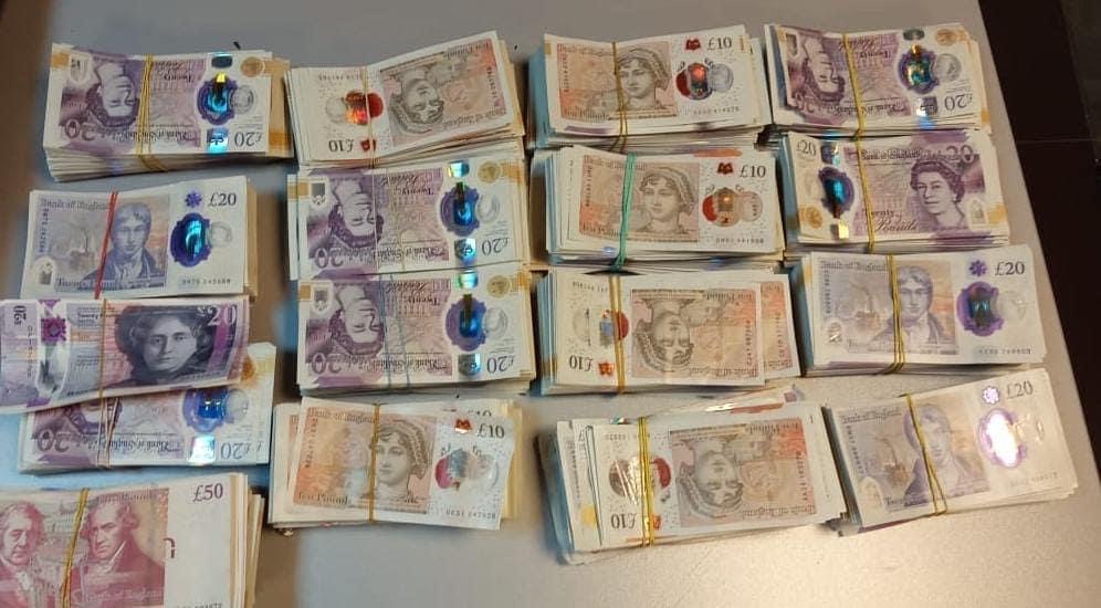 Policia tregon shifrën, disa mijëra paund u kapën në Durrës