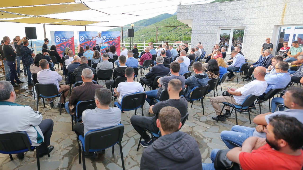 Basha, takim me demokratët e Tiranës: Të mohosh masakrën e 25 prillit do të thotë dorëzim pa kushte para padrejtësisë