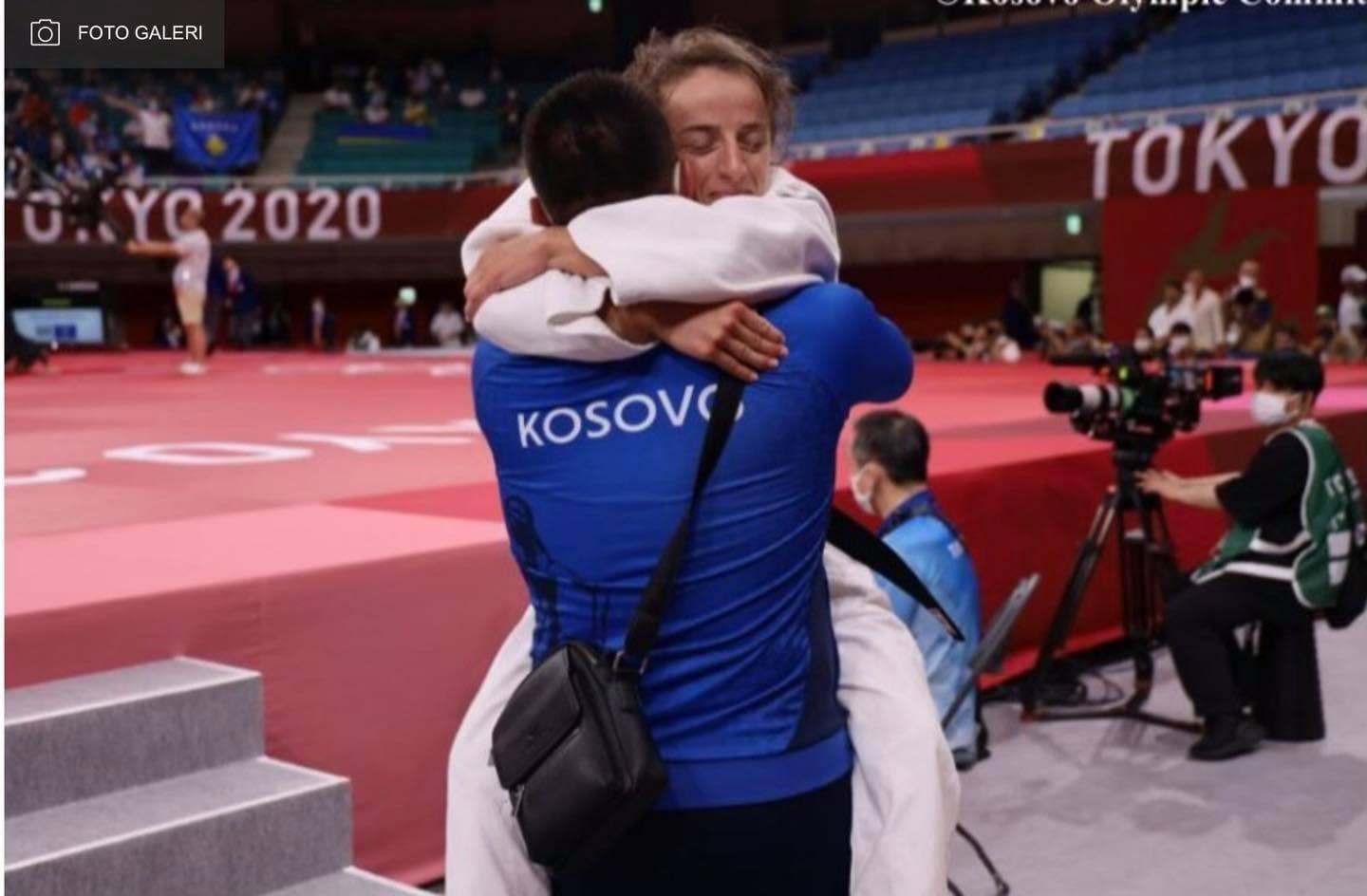 Kosova merr medaljen e parë olimpike në Tokio. Distria Krasniqi shkëlqen