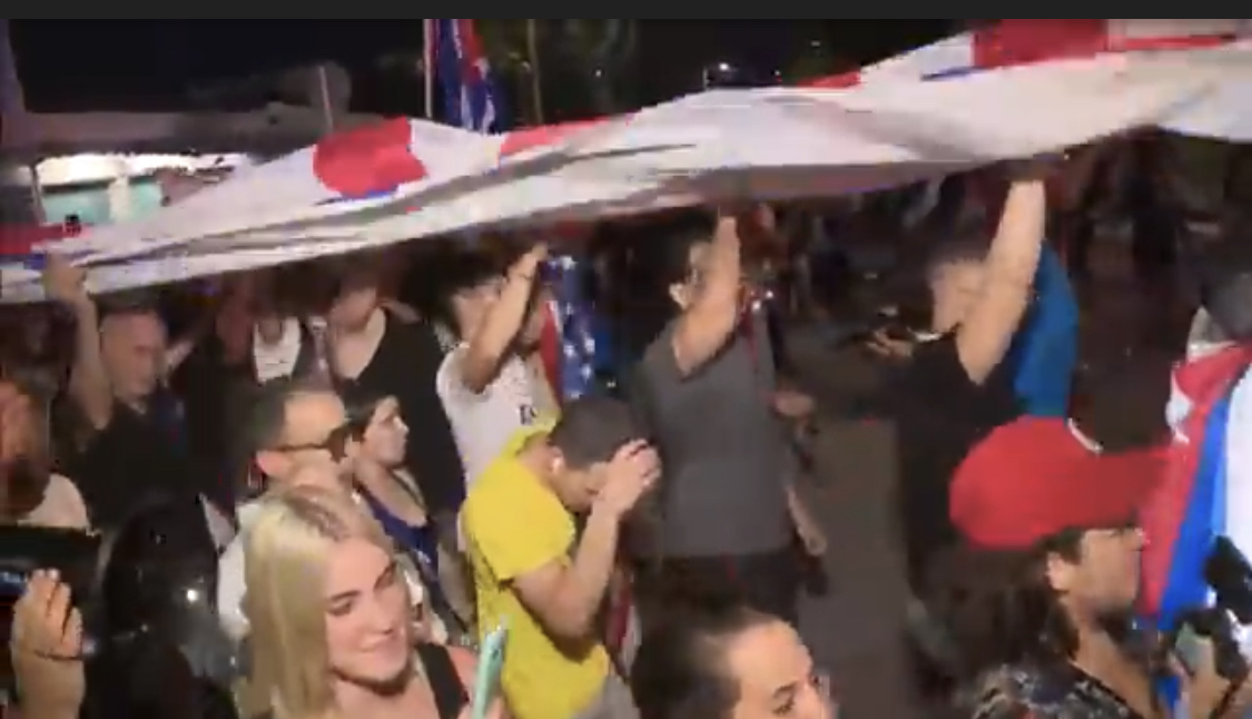 VIDEO/ Kubë, nisin protestat për demokraci, qytetarët kërkojnë ndryshime