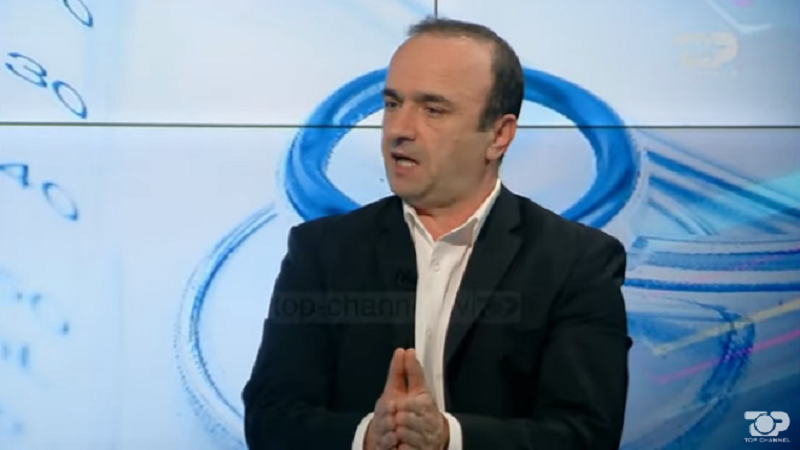 Kirurgu: Nëse pacientët nuk paguajnë, nuk do mbetej asnjë mjek në spital. Hapet debati i madh: Për çfarë shërbejnë sigurimet shëndetësore