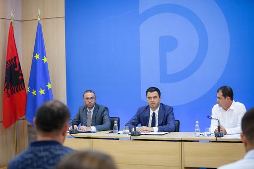 Basha pyetet për ‘non gratan’ e Berishës, ja si përgjigjet kreu i PD-së