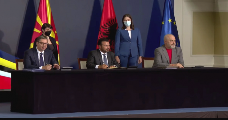 Shkup, Rama,Vuçiç dhe Zaev nënshkruajnë 3 memorandume që liberalizojnë epërsinë ekonomike të Serbisë edhe në vendet e tjera të rajonit