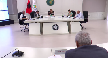 Komisioni rregullator miraton rezultatin e zgjedhjeve të 25 prillit, votat në komision 3-2